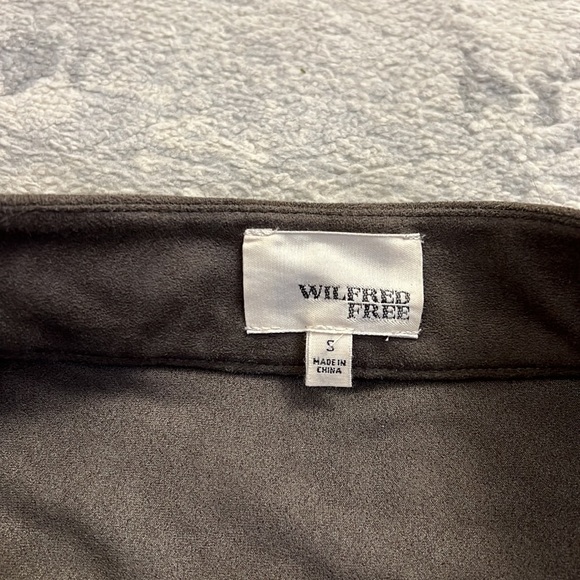 Aritzia “suede” skirt - Picture 2 of 3